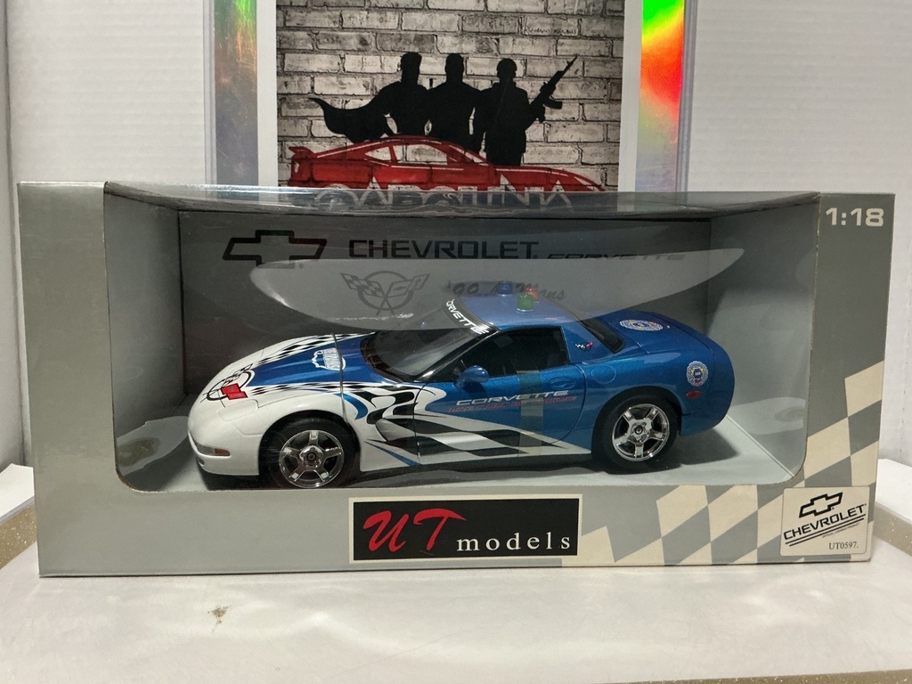 [112357] 1:18 UT MODELS CHEVROLET CORVETTE ‘99 LE MANS DIRECTION DE COURSE HARDTOP