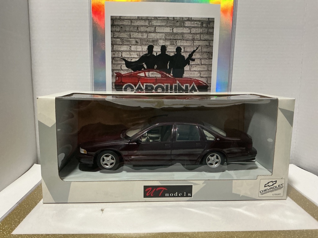 1:18 UT MODELS CHEVROLET IMPALA SS 1996 BLACK