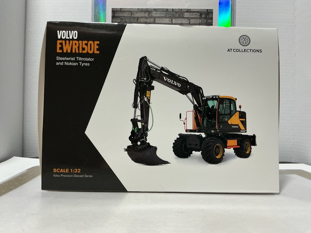 1/32 AT COLLECTIONS VOLVO EWR150E STEELWRIST TILTROTATOR AND NOKIAN TYRES #2