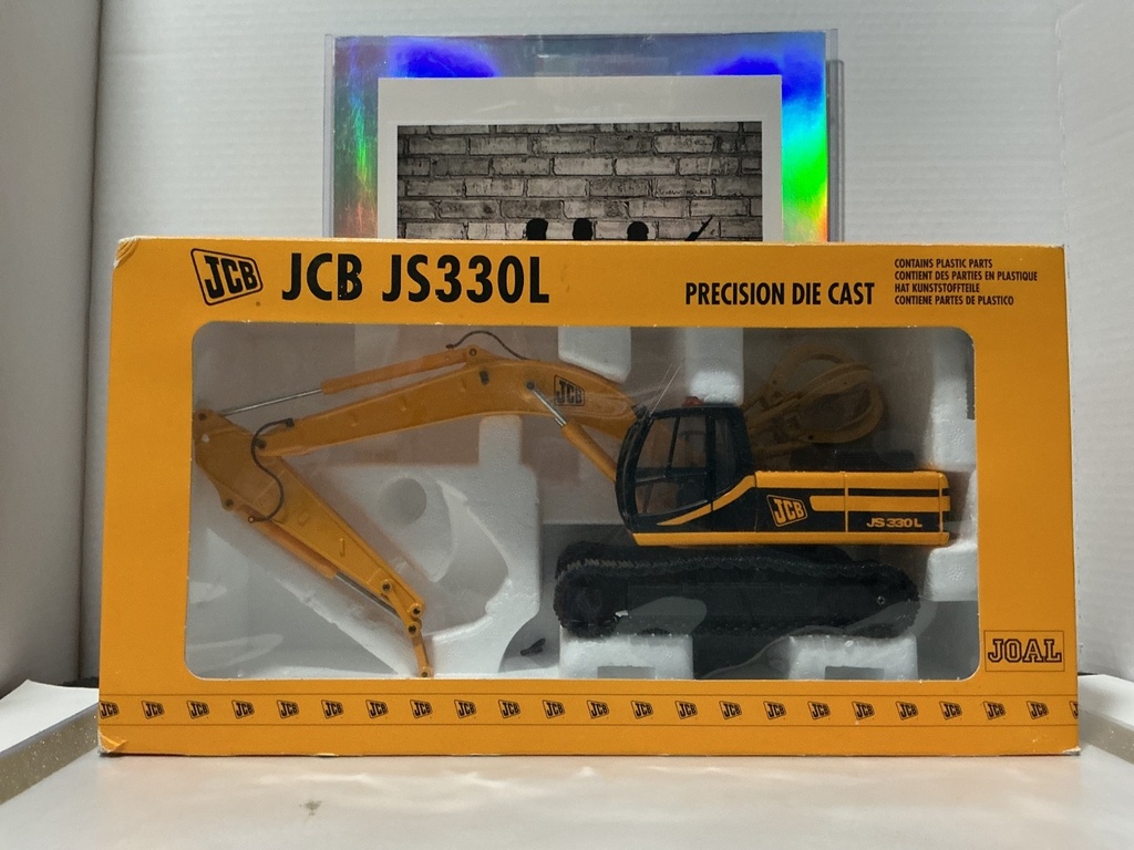 [111722] 1/35 JCB / JOAL JS 3S 330L TRACKED EXCAVATOR [NO BUCKET]
