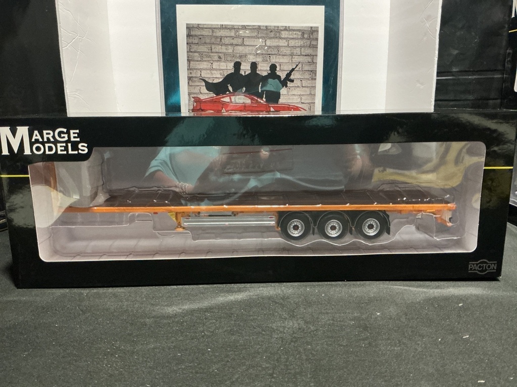 [111848] 1/32 MARGE MODLES PACTON FLATBED TRALER YELLOW