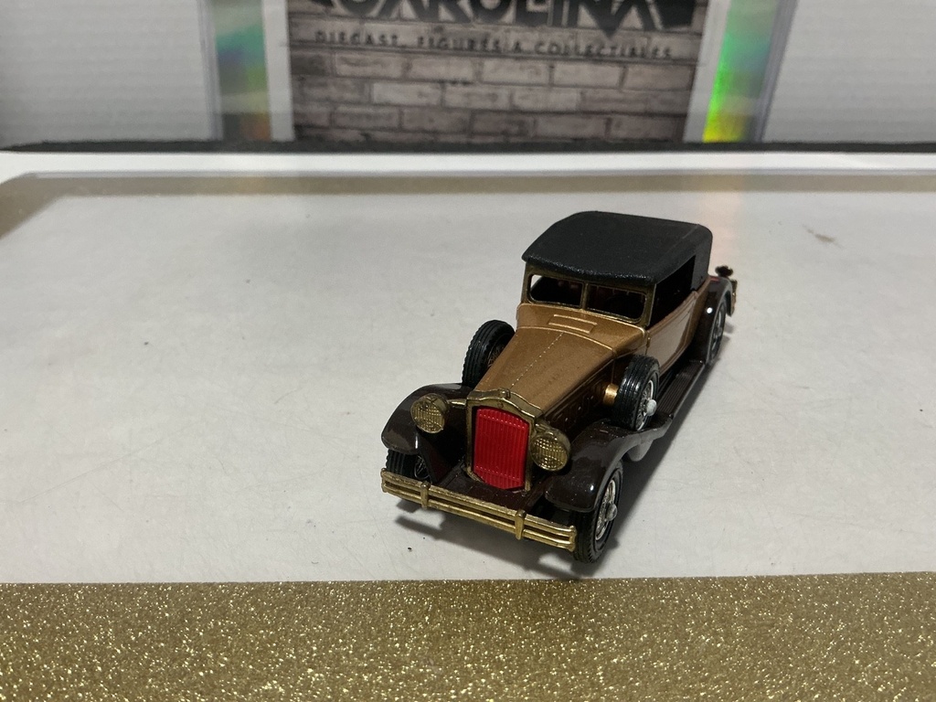 1/43 MATCHBOX - MODELS OF YESTERYEAR LESNEY 1930 PACKARD VICTORIA