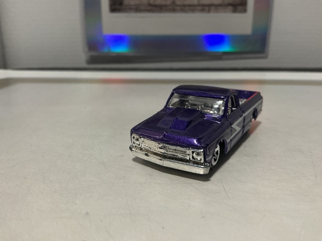 1/64 2013 HOTHWEELS - 67 CHEVY C10 TM GM