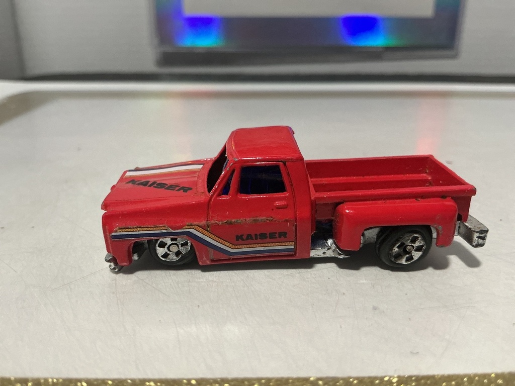 HOTWHEELS MATTEL 1997 KAISER CUSTOM CHEVY VAN RARE - USED/DAMAGED