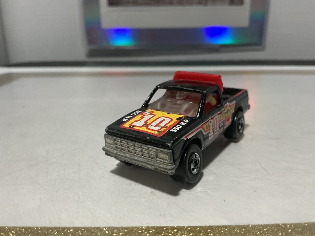 HOTWHEELS MATTEL 1982 CHEVY S-10 PICKUP TRUCK - USED/DAMAGED