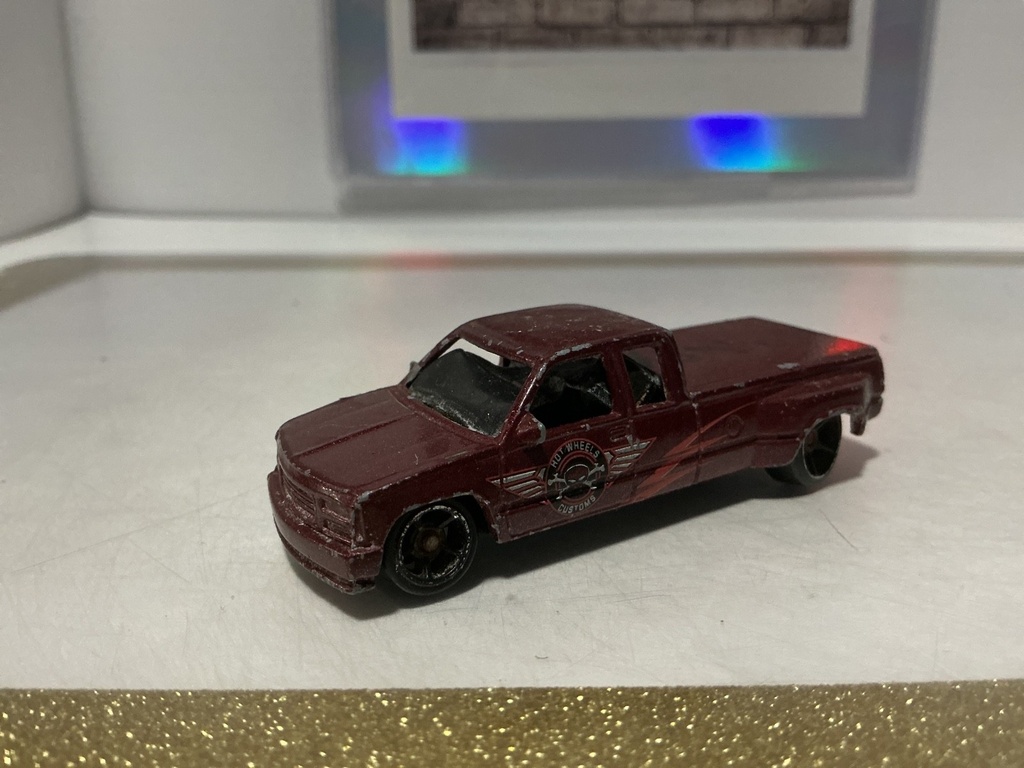 HOTWHEELS MATTEL 1997 CUSTOM C3500  - USED/DAMAGED