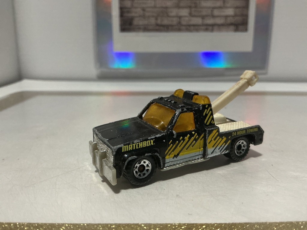 1987 MATCHBOX GMC WRECKER 24 HOUR TOWING - USED/DAMAGED