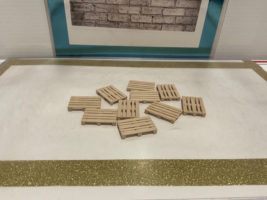 1/32: SIKU PALLETS 10 UNITS