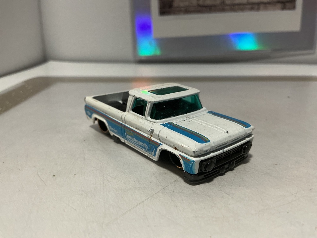 1/64 HOTWHEELS CUSTOM ‘62 CHEVY - USED