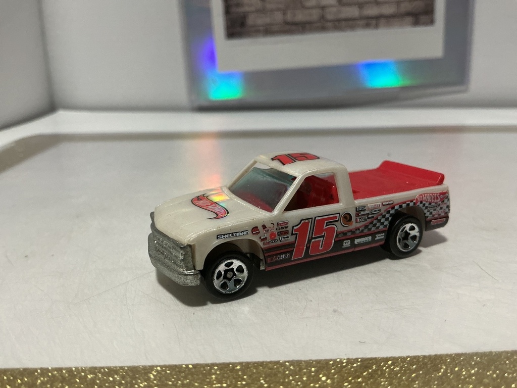 [010835] 1/64 1995 HOTWHEELS CHEVY 1500 #15 TRACK STARS SERIES - USED