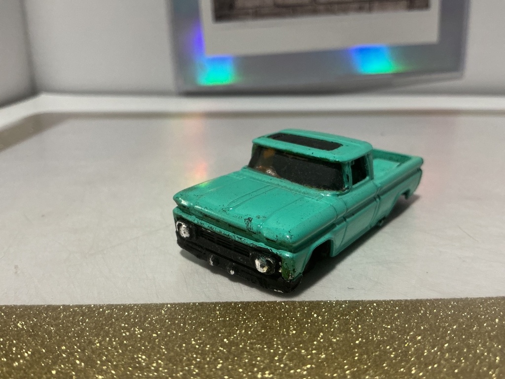 1/64 HOT WHEELS CUSTOM ‘62 CHEVY  - USED/PAINT AGE