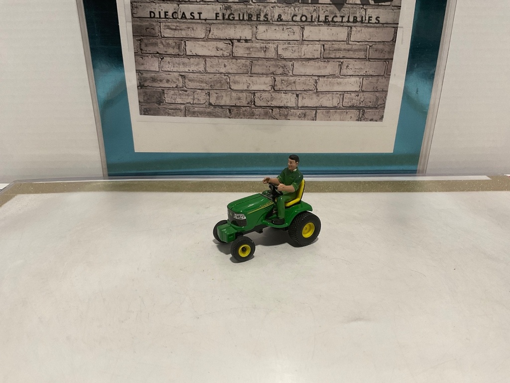 [009914] 1/64: ERTL JOHN DEERE TRACTOR MOWER WITH DRIVER