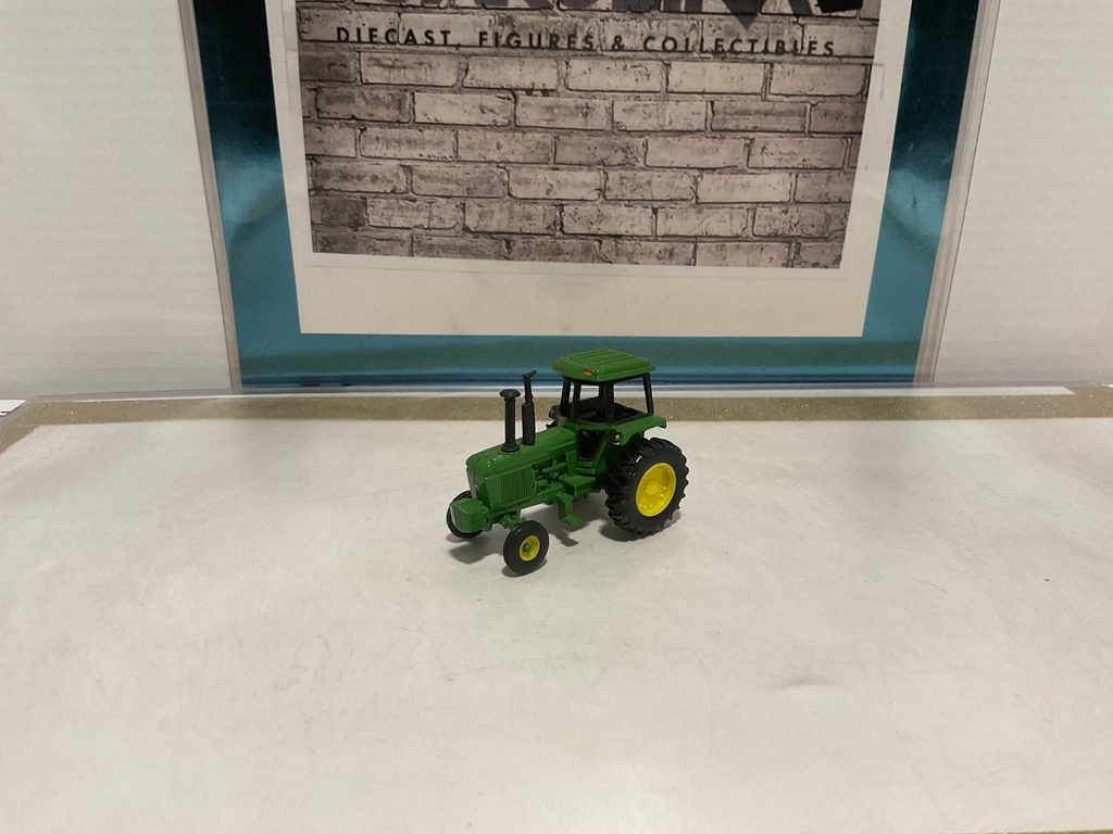 [009923] 1/64: ERTL JOHN DEERE 2WD TRACTOR