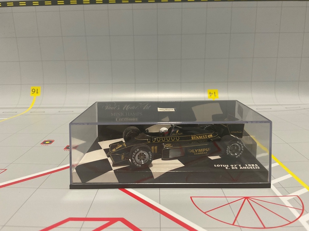 1:43 MINICHAMPS FORMULA 1 LOTUS 97 T E. DE ANGELIS 1985