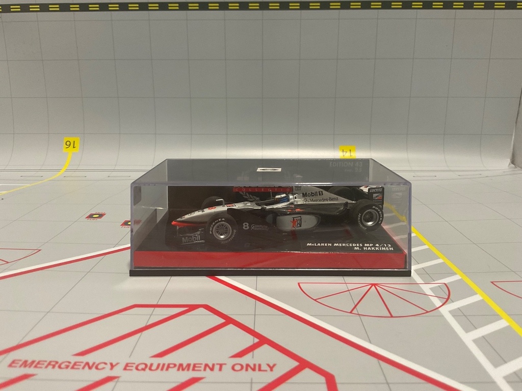 1:43 MINICHAMPS FORMULA 1 MCLAREN MERCEDES MP 4/13 M. HAKKINEN