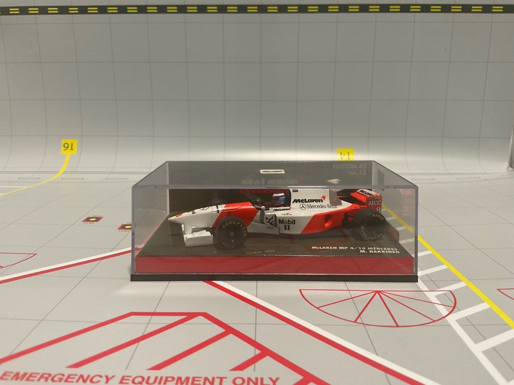 1:43 MINICHAMPS FORMULA 1 MCLAREN MP 4/10 MERCEDES M. HAKKINEN