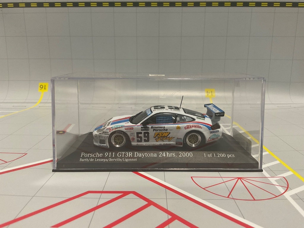 1:43 MINICHAMPS RALLY CAR PORSCHE 911 GT3R DAYTONA BARTH/ DE LESSEPS/BERVILLE