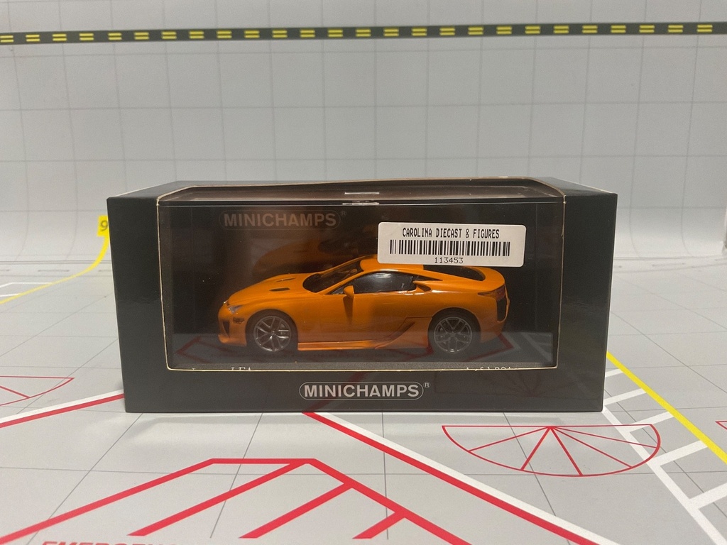 1:43 MINICHAMPS LEXUS LFA 2011