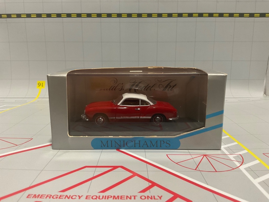 1:43 MINICHAMPS KARMANN GHIA COUPÉ 1955-1959 RED/WHITE