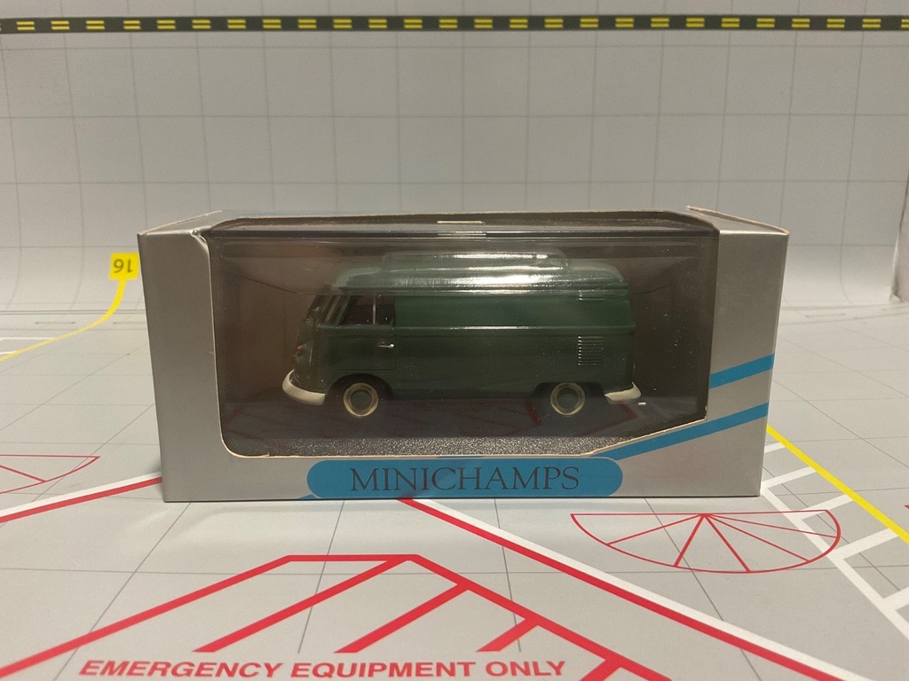 [113455] 1:43 MINICHAMPS VW DELIVERY VAN GREEN