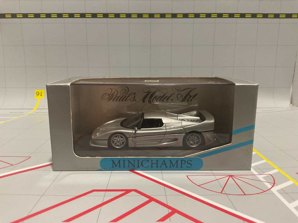 1:43 MINICHAMPS FERRARI F 50 1995 SILVER