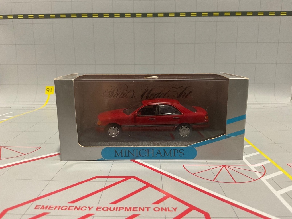 1:43 MINICHAMPS MERCEDES C 180 “ESPRIT” IMPERIAL RED