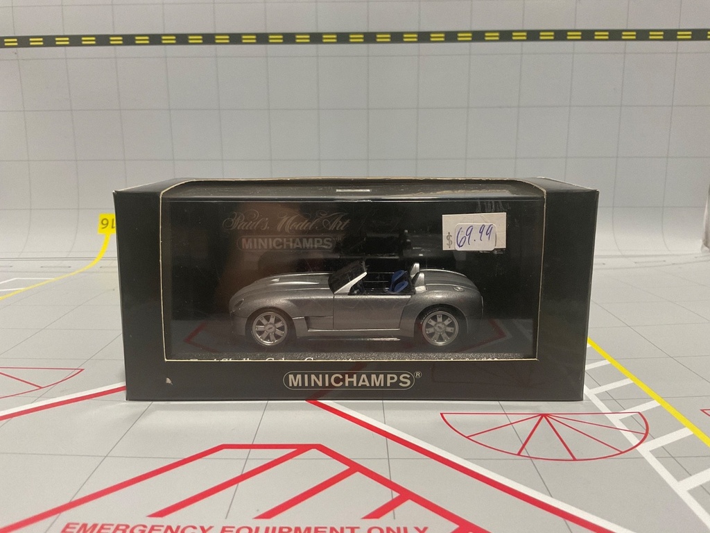 1:43 MINICHAMPS FORD SHELBY COBRA CONCEPT 2004 GRAY METALLIC
