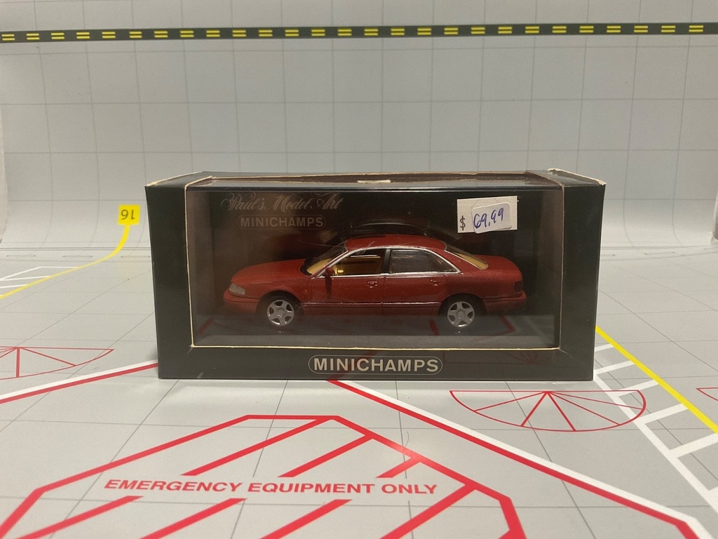 1:43 MINICHAMPS AUDI A8 ISIS RED