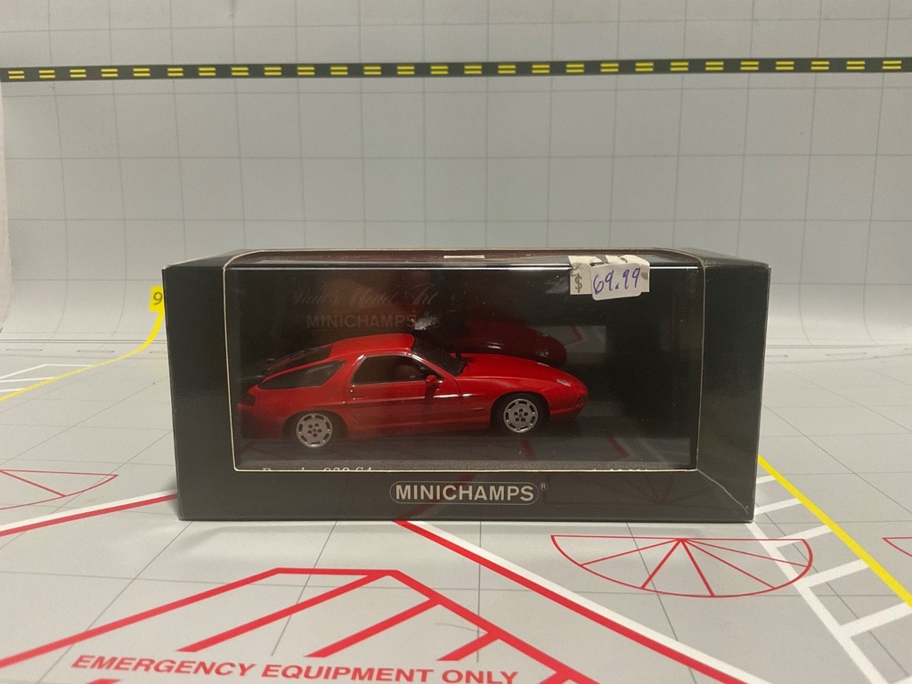 1:43 MINICHAMPS PORSCHE 928 S4 1991 RED
