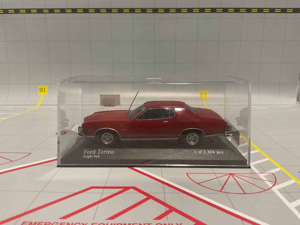 1:43 MINICHAMPS FORD TORINO BRIGHT RED