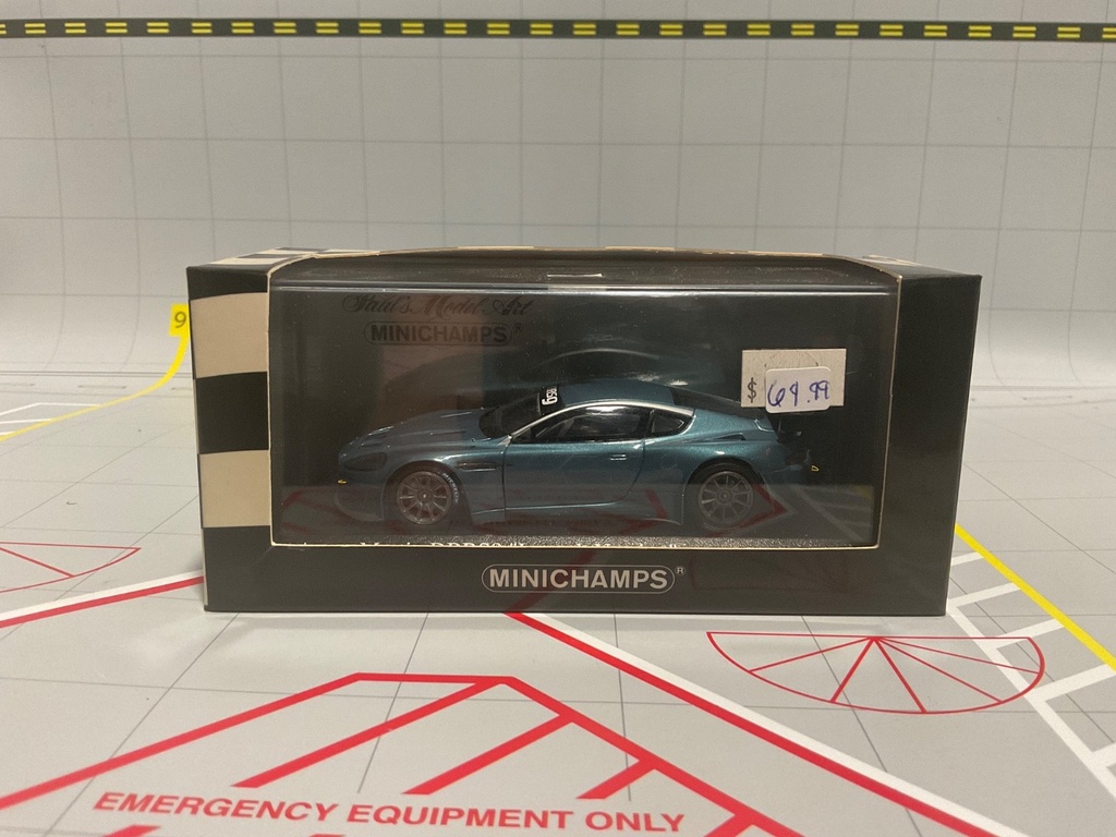 1:43 MINICHAMPS ASTON MARTIN DBRS9 “LAUNCH VERSION” 2006 BLUE