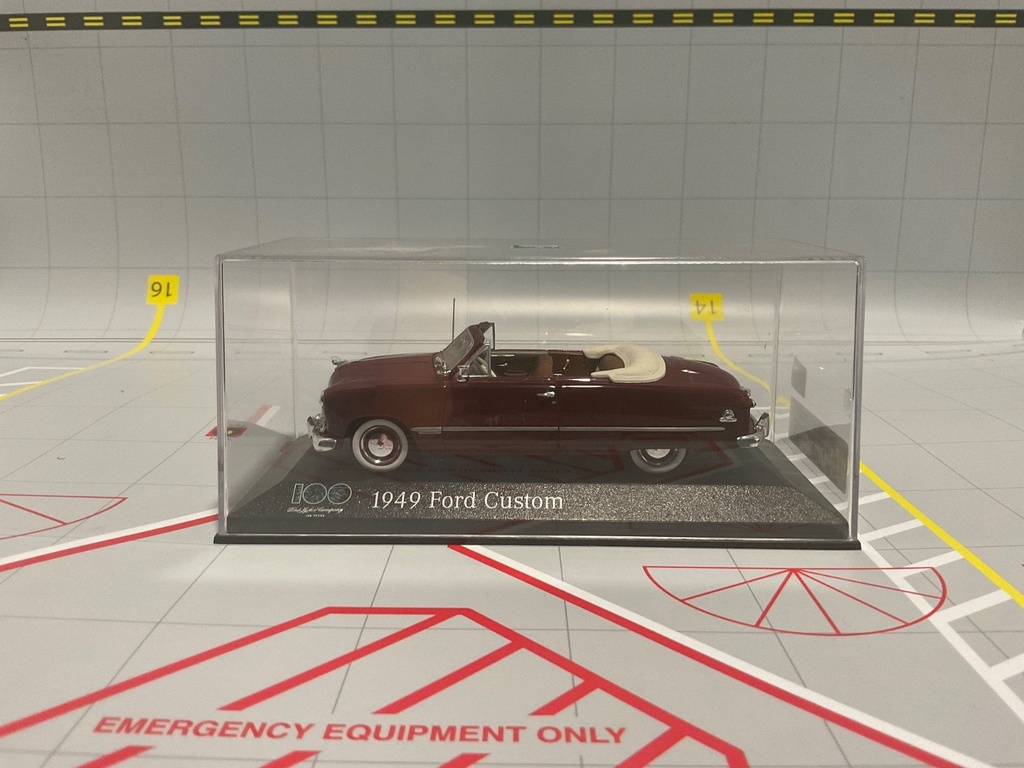 1:43 MINICHAMPS 1949 FORD CUSTOM BURGUNDY
