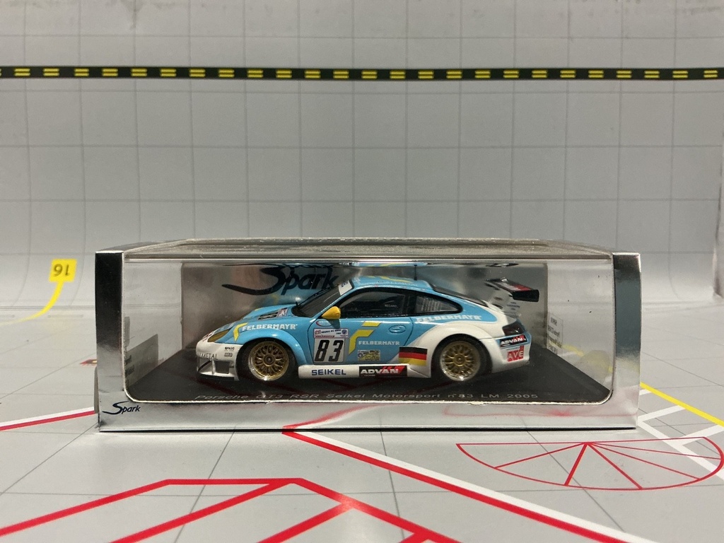 1:43 SPARK PORSCHE GT3 RSR SEIKEL MOTORSPORT N. 83 LM 2005