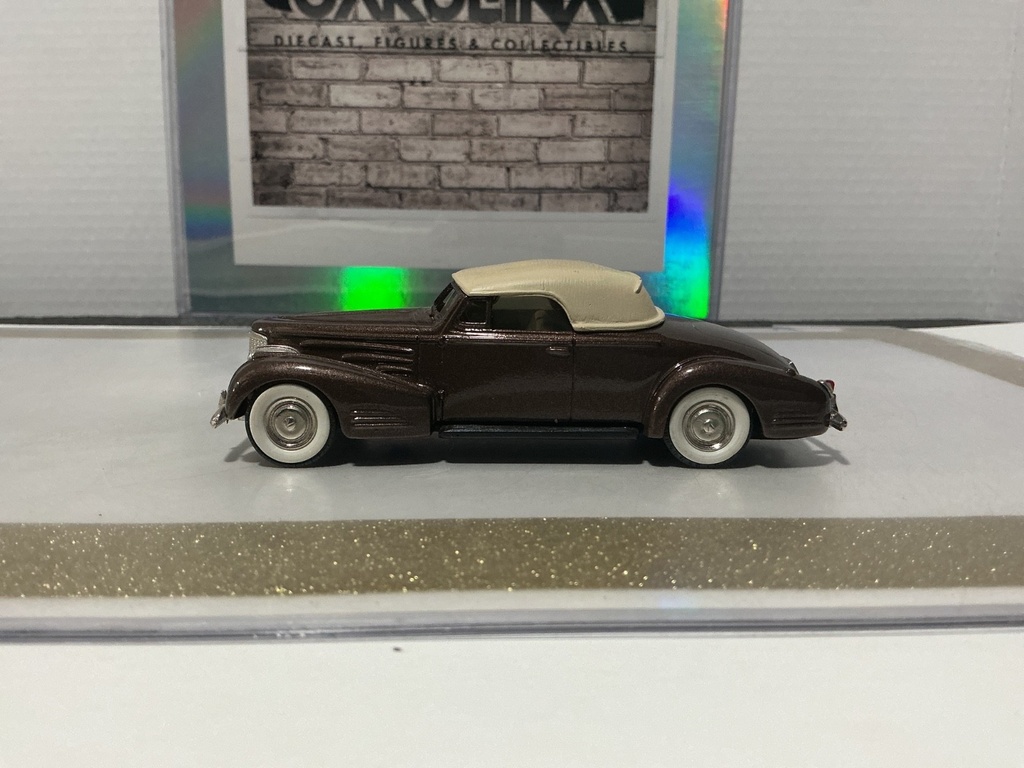[112698] 1/43 BROOKLIN MODELS #14 1940 BROWN CADILLAC V16 CONVERTIBLE WITH TAN TOP