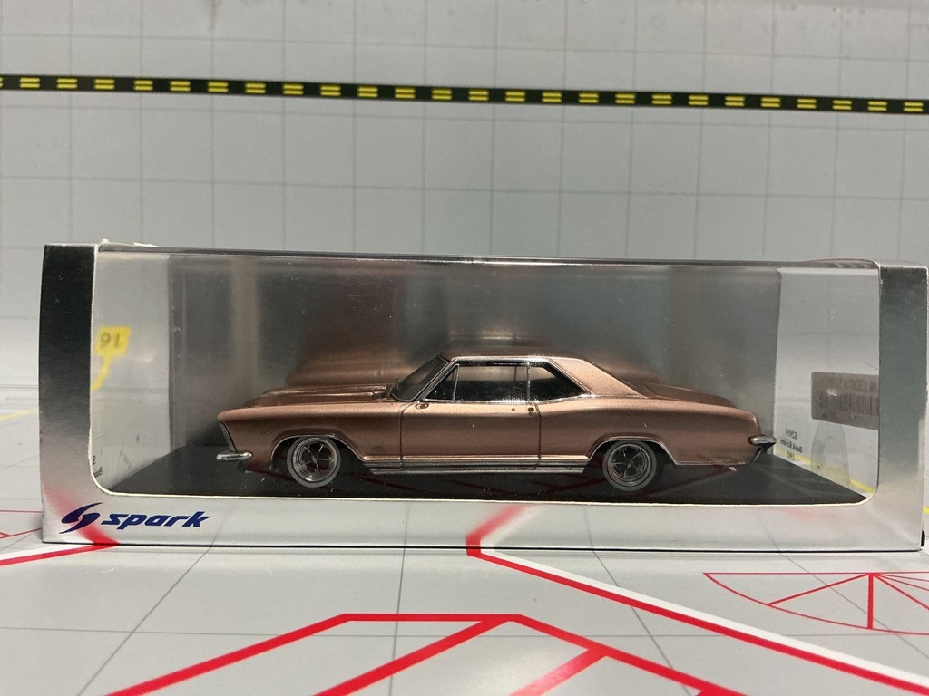 1:43 SPARK BUICK RIVERA 1965 PINK