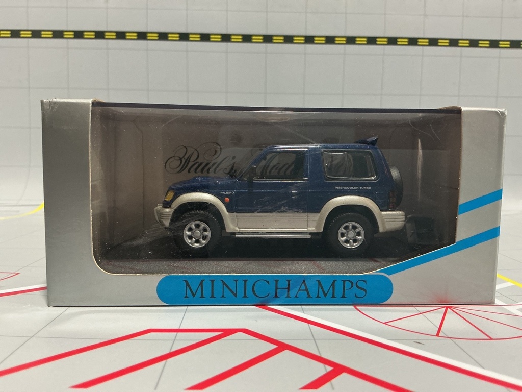 1:43 MINICHAMPS MITSUBISHI PAJERO SWB