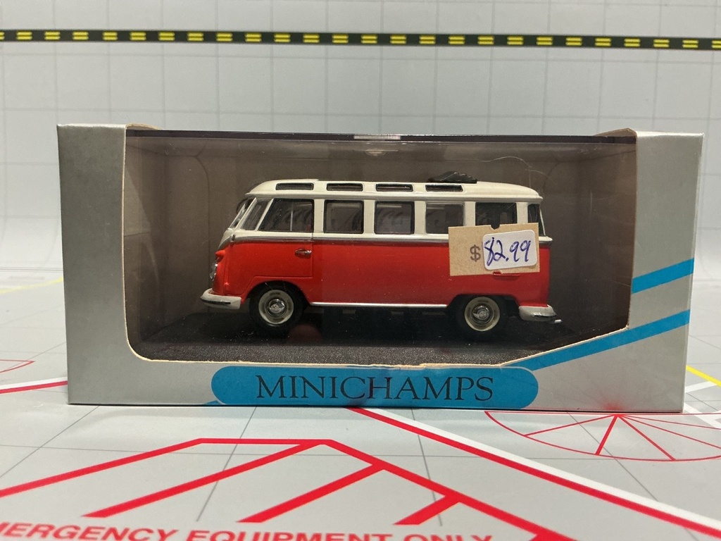 1:43 MINICHAMPS VW BUS SAMBA RED / CREME