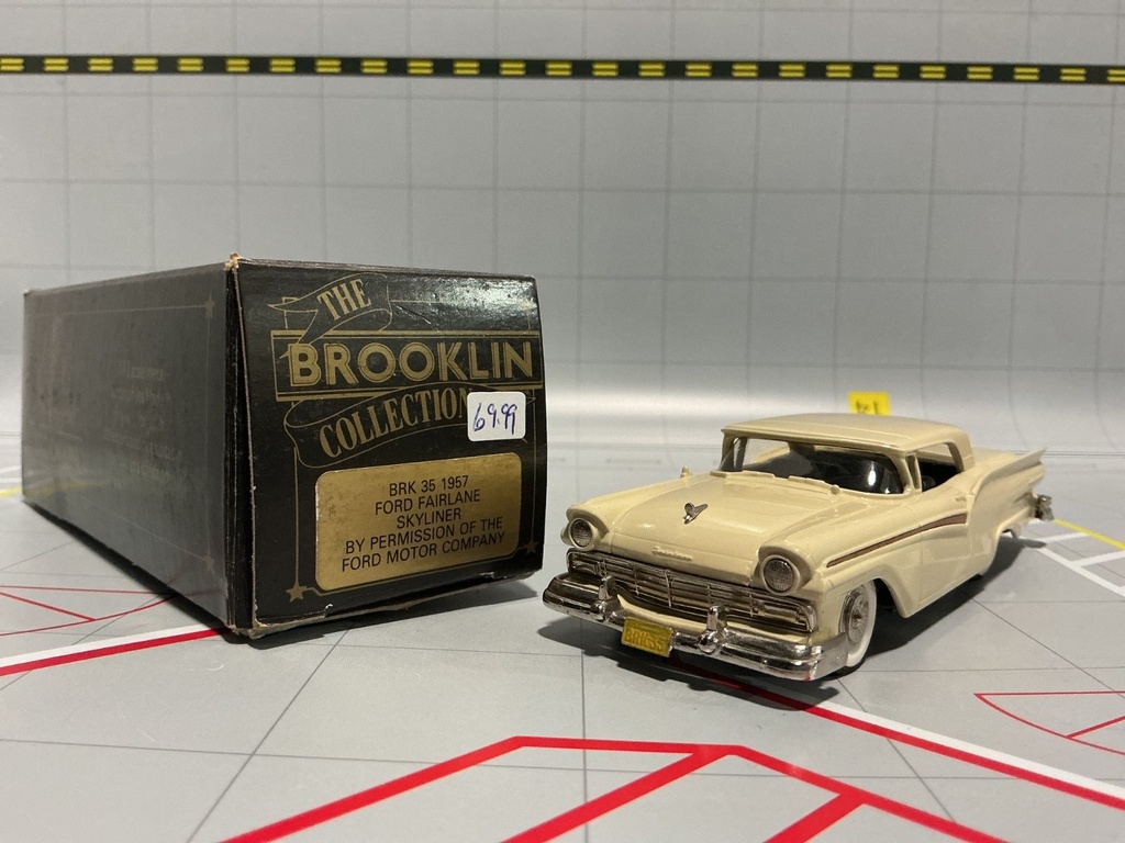 1:43 BROOKLIN MODELS  1957 FORD FAIRLANE SKYLINER