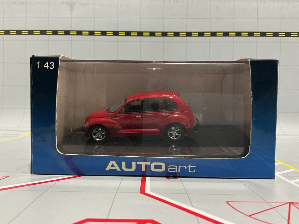 1:43 AUTO ART 51511 CHRYSLER CRUISER (RED)