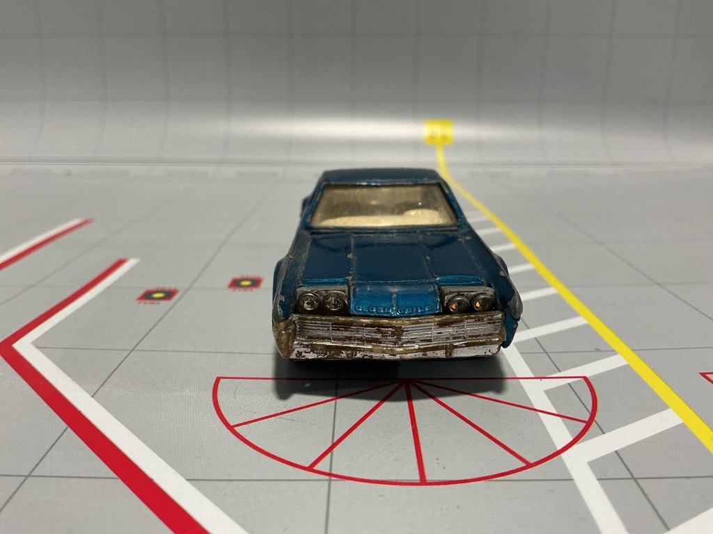 1:43 CORGI OLDSMOBILE TORONADO BLUE ON TAN