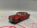 1:43 DINKY TOYS #891681 ROLLS ROYCE SILVER SHADOW RED