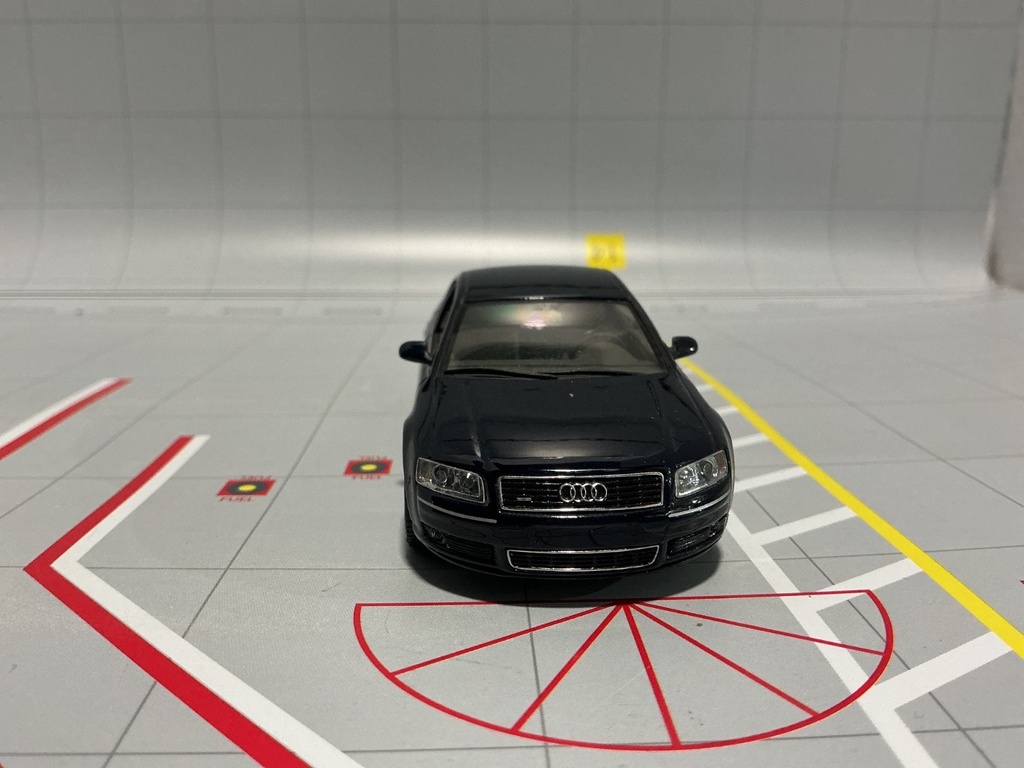 1:43 MINICHAMPS / PAUL’S MODEL ART AUDI A8 DARK BLUE
