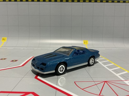 1:43 ERTL BLUEPINT REPLICAS BLUE 1988 CAMARO IROC-Z