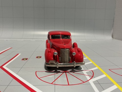 1:43 REX TOYS RED CADILLAC V16 1938 - 1940