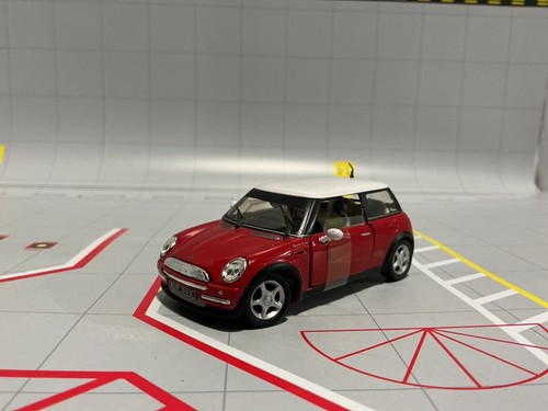 1:43 BMW HONGWELL MINICOOPER RED ON WHITE TOP