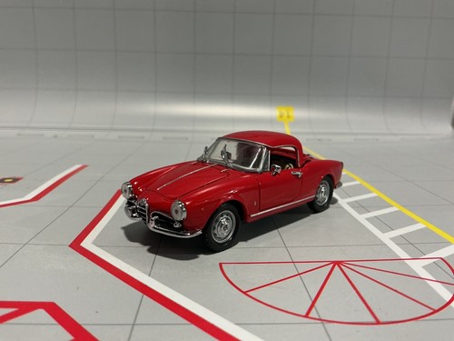 1:43 DETAIL CARS ART 203 ALFA ROMEO GUILIETTA SPYDER RED ON CREAM