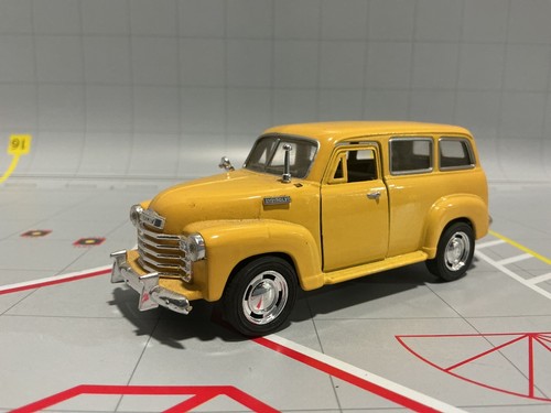 1:36 KINSMART CHEVROLET SUBURBAN 1950 YELLOW