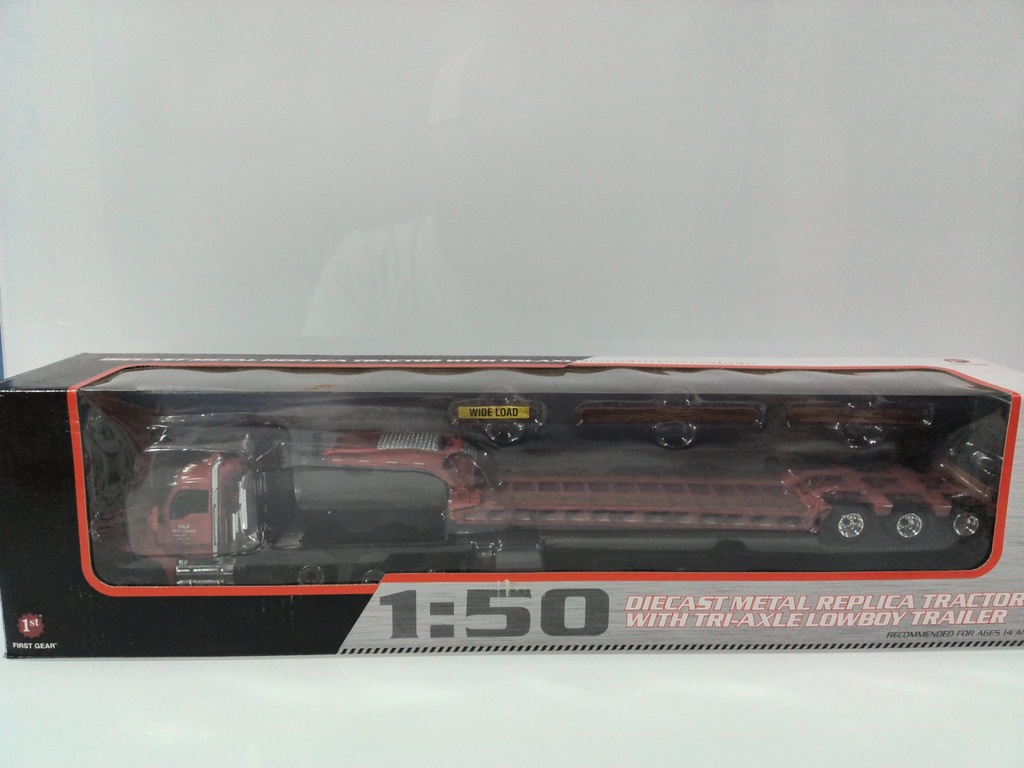 [116112] ONE CALL IN 50 FIRST GEAR RLF HEAVY HAULING AND TRIPLE AXLE TRAILER