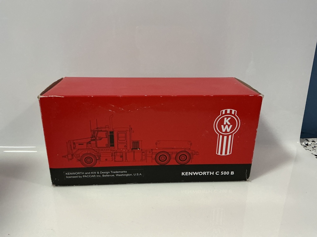 1:50 WSI MODELS KENWORTH C500B 6x4 #04–1040 BUMPER GUIDE NEEDS ATTACHED 