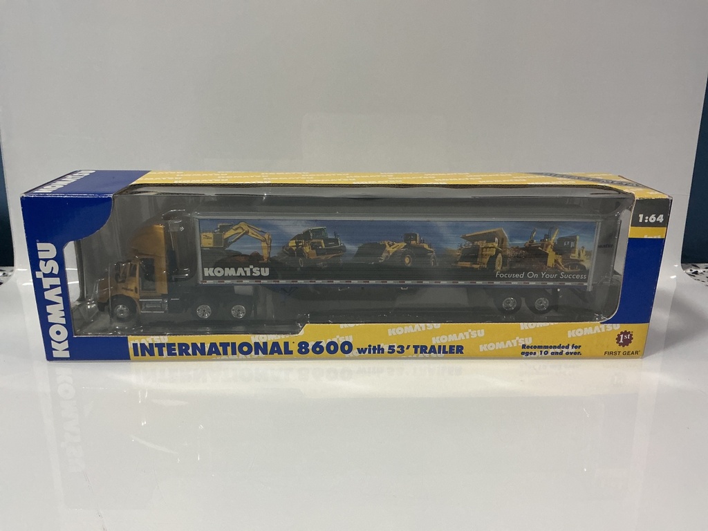 1:64 FIRST GEAR INTERNATIONAL 8600 WITH KOMATSU TRAILER #69–0018